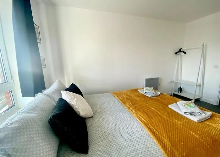 Cosy Egyptian Inspired Apartment Northampton